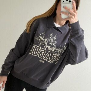 Bershka Prague Casual Gray Graphic Sweater